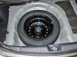 2014款1.6L GL 手动 备胎