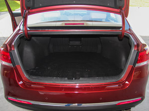 2014款1.8L 自动DLX 行李厢空间