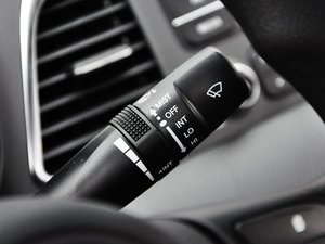 2014款1.8L 自动GL 中控区