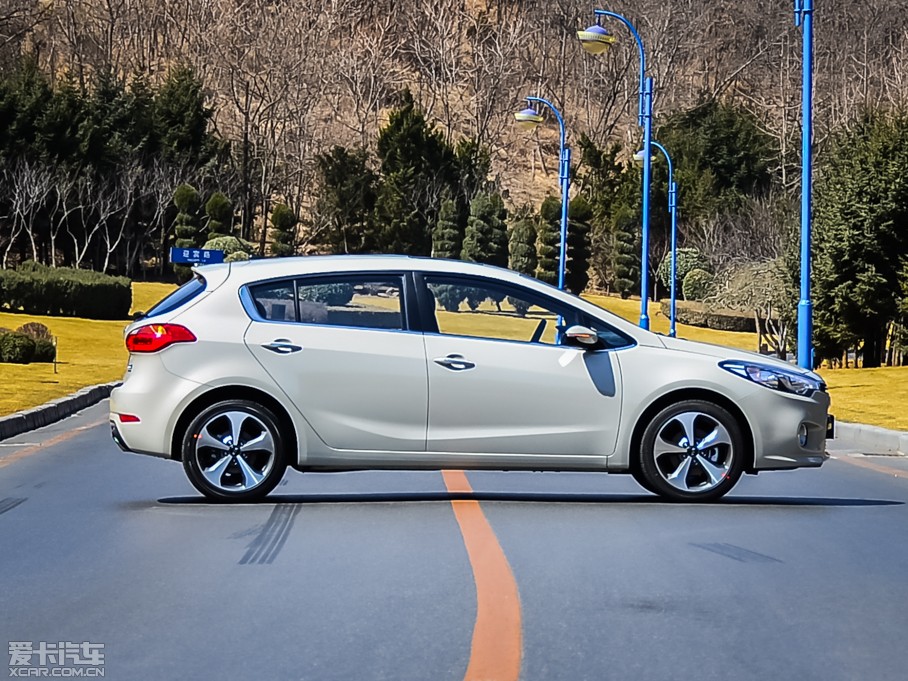 2014������K3S 1.6L �Ԅ�Premium