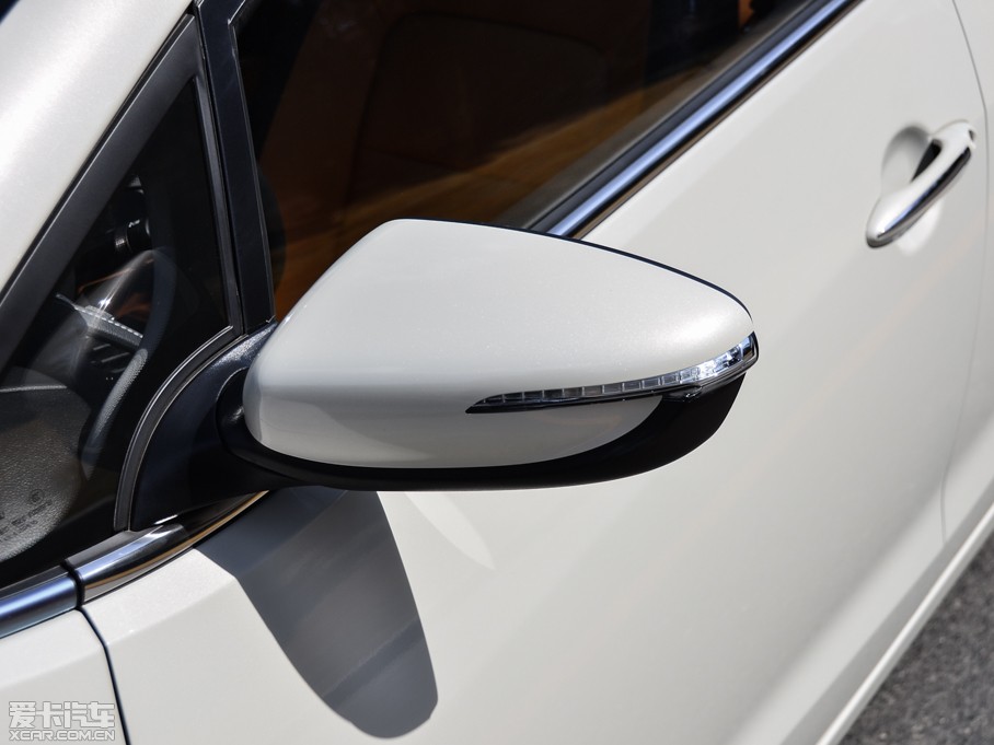 2014������K3S 1.6L �Ԅ�Premium