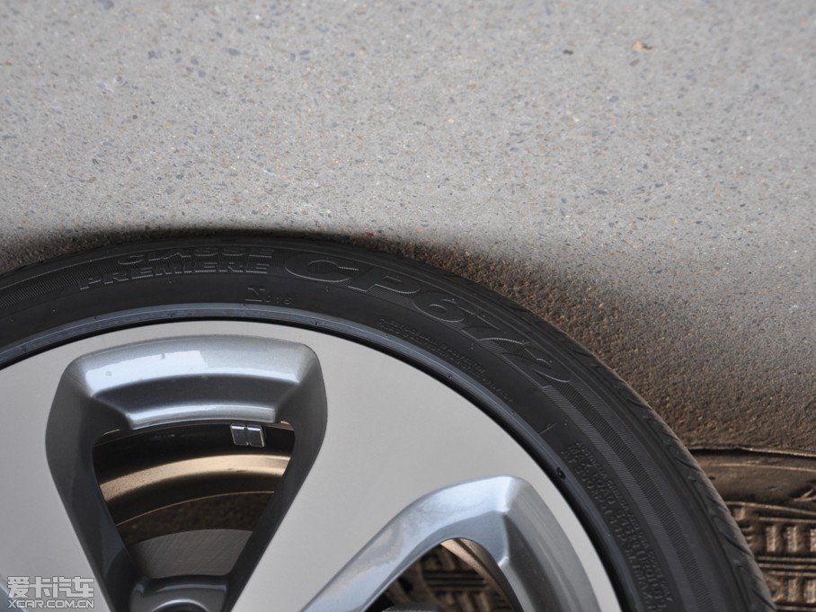 2014������K3S 1.6L �Ԅ�Premium