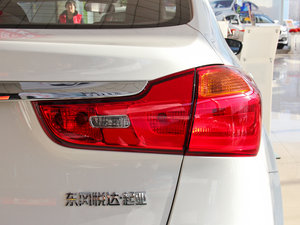 2015款1.6L 手动GL 尾灯
