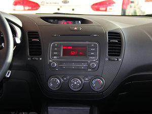 2015款1.6L 手动GL 中控台
