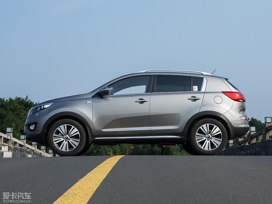 2015 2.0L ԄӃPremium