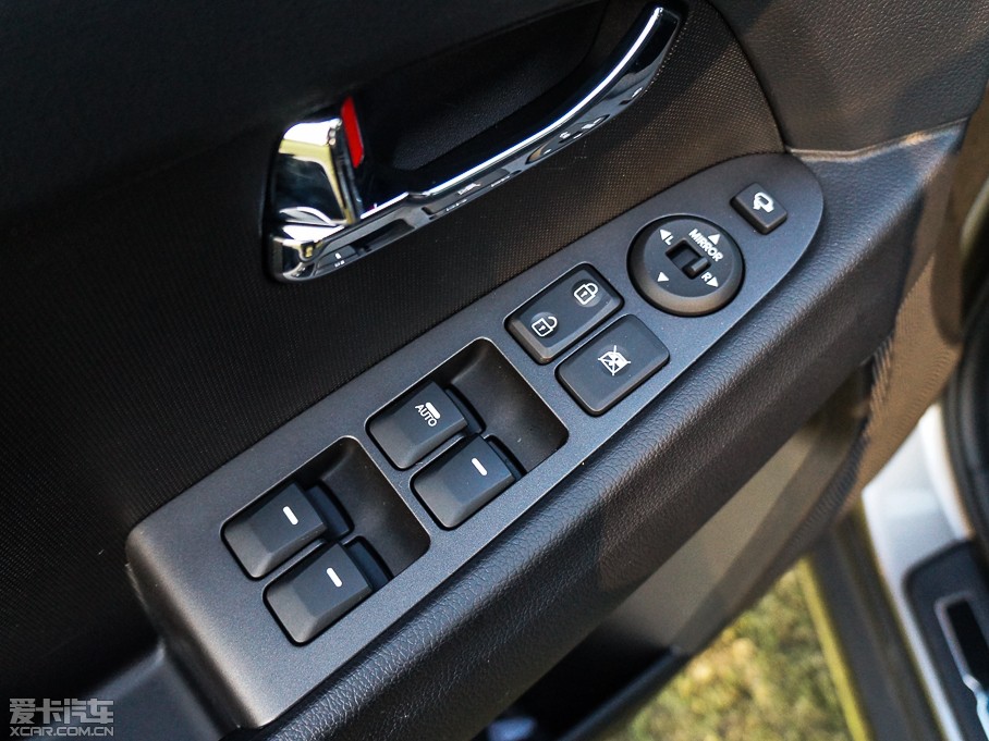 2015 2.0L ԄӃPremium