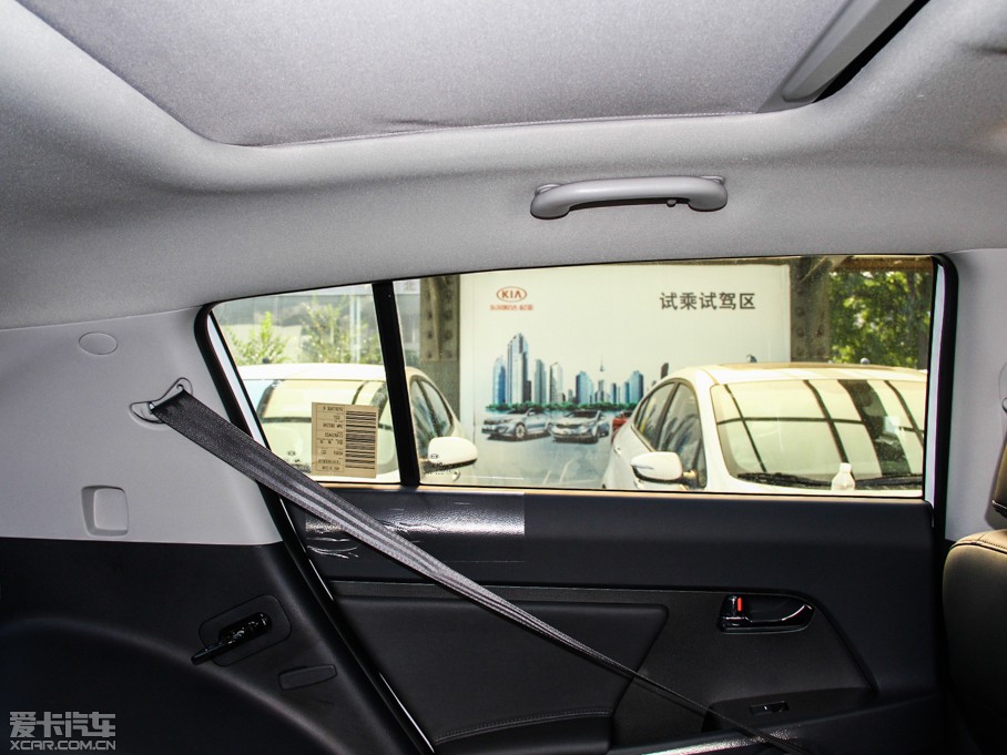 2015 2.0L ԄӃPremium