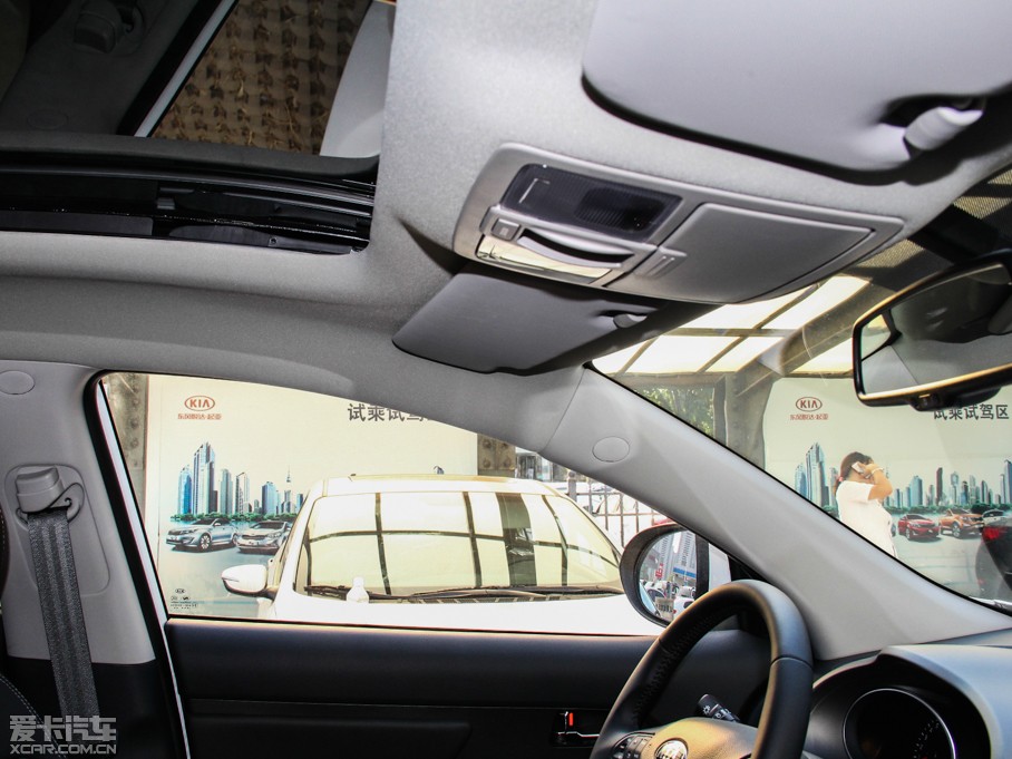 2015 2.0L ԄӃPremium