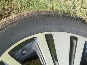 2015款2.4L 自动四驱版Premium 轮胎尺寸