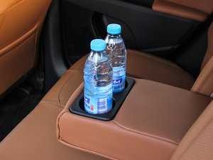 2015款2.4L 自动四驱版Premium 空间座椅