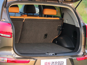 2015款2.4L 自动四驱版Premium 空间座椅