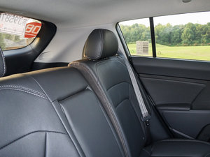 2015款2.0L 自动两驱版Premium 空间座椅