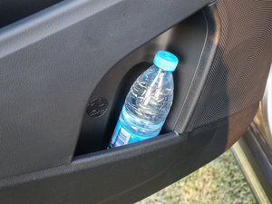 2015款2.0L 自动两驱版Premium 空间座椅