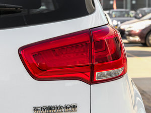 2015款2.0L 自动两驱版Premium 尾灯