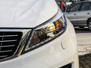 2015款2.0L 自动两驱版Premium 大灯