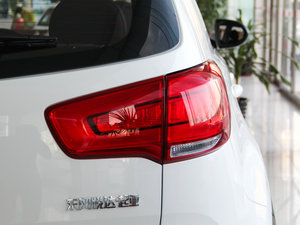 2015款2.0L 自动两驱版GLS 尾灯