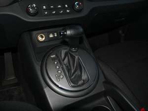 2015款2.0L 自动两驱版GLS 换挡杆