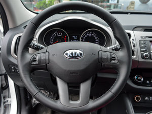 2015款2.0L 自动两驱版DLX 方向盘