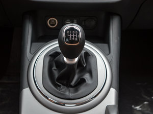 2015款2.0L 手动两驱版GLS 换挡杆