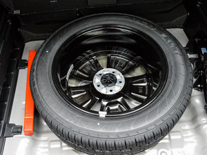 2015款2.0L 手动两驱版GLS 备胎