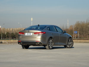 2016款2.0L 自动PRM 整体外观