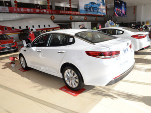 2016款2.0L 自动GLS 左后45度