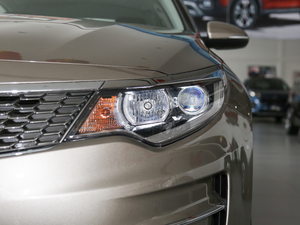 2016款2.0L 自动GLS 大灯