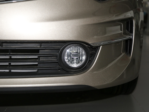 2016款2.0L 自动GLS 前雾灯
