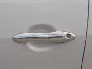 2016款1.6L 自动DLX 主驾门拉手