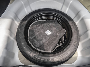 2016款1.6L 自动DLX 备胎