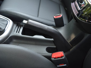 2017款1.6T 自动T-PRM 驻车制动器