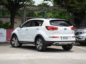 2016款2.0L 自动两驱版DLX 左后45度