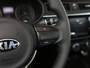 20171.4L Ԅ GLS 15؄e п؅^