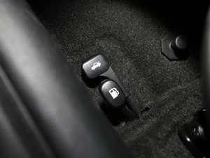 20171.4L Ԅ GLS 15؄e п؅^