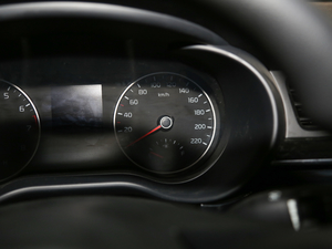 20171.4L Ԅ GLS 15؄e п؅^