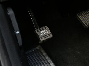 2017款2.0L GDI 自动两驱GL 驻车制动器