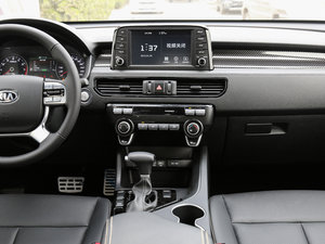 2017款2.0L T-GDI 自动两驱GLS 中控台