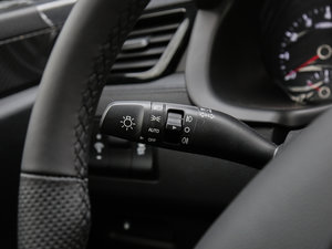 2017款2.0L T-GDI 自动两驱GLS 中控区
