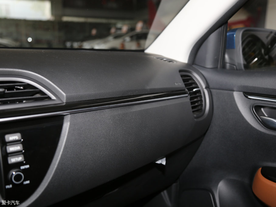 2017KX CROSS 1.4L AT GLS