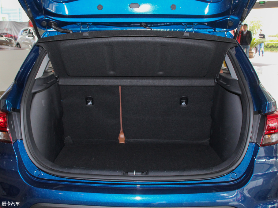 2017KX CROSS 1.4L MT GLS