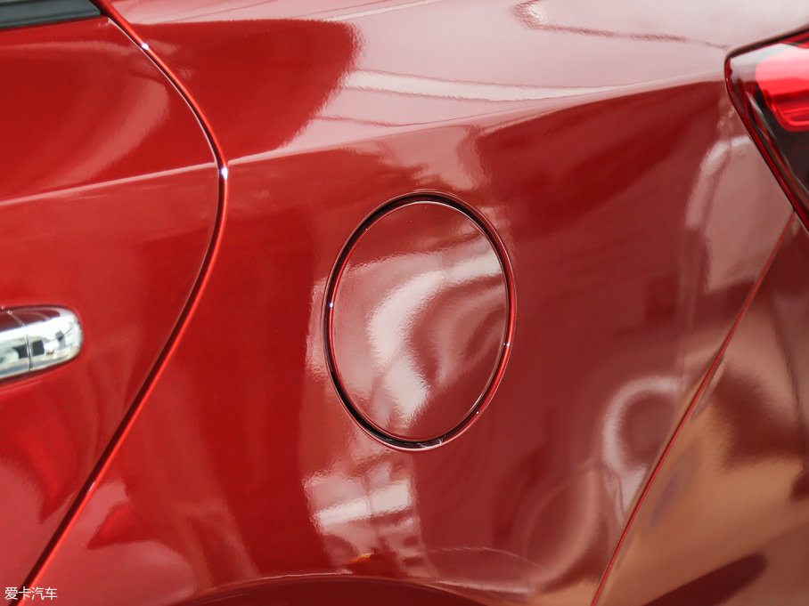 2017��Y 1.4L �ԄӺ��A��Deluxe