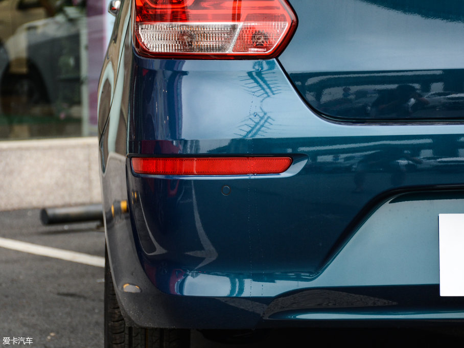 2017��Y 1.4L �ԄӺ��A��Deluxe