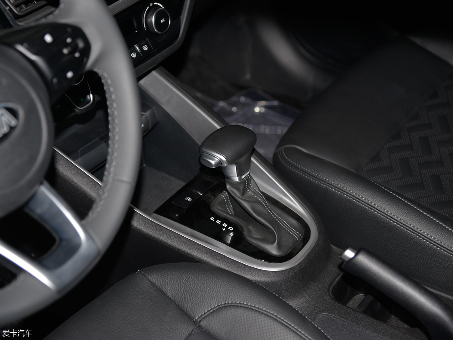 2018 1.6L ԄValue-Connect