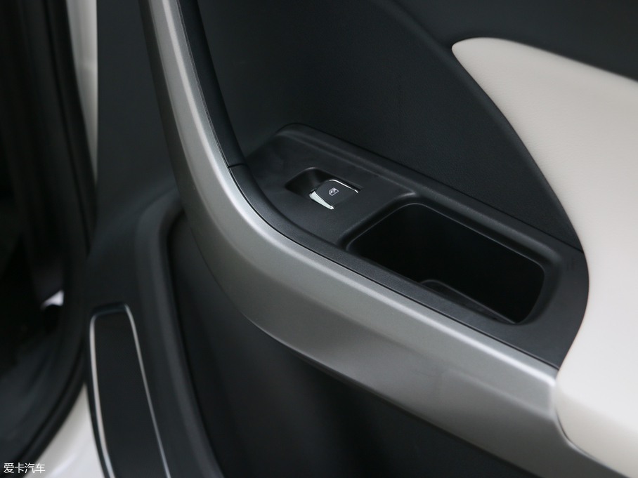 2019|L(fng)L(fng)AX7 1.6T Ԅ(dng)AII(lng) (gu)V