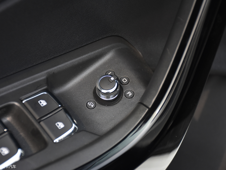 2019|L(fng)L(fng)AX7 1.6T Ԅ(dng)AII(lng) (gu)V