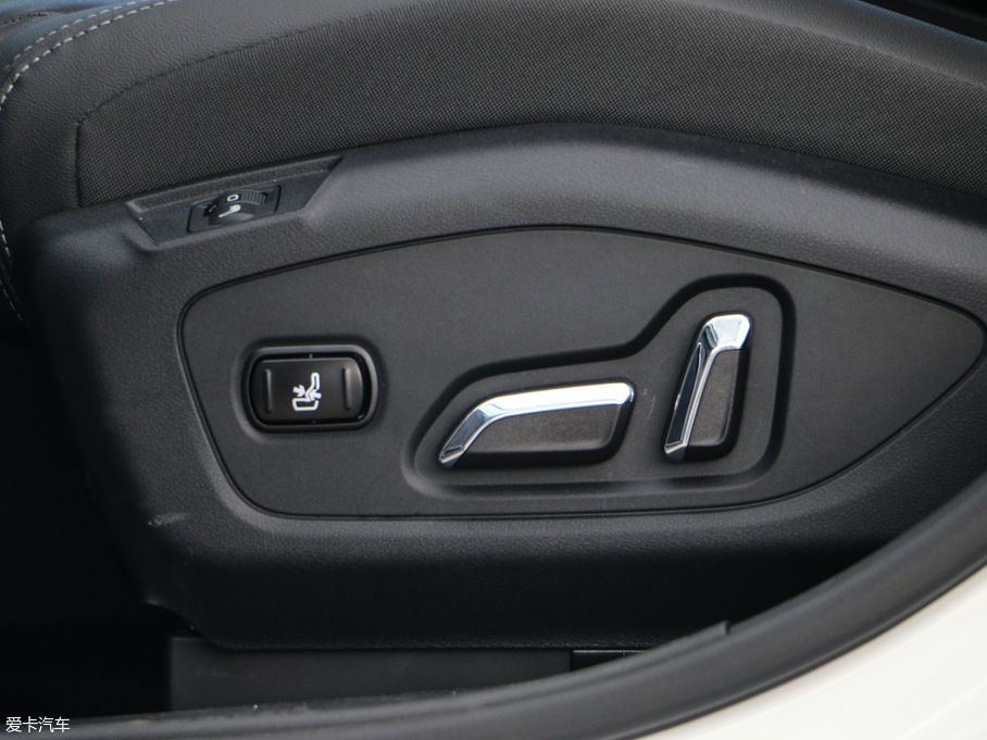 2020|L(fng)L(fng)AX7 1.6T Ԅ(dng)AIŞ VI