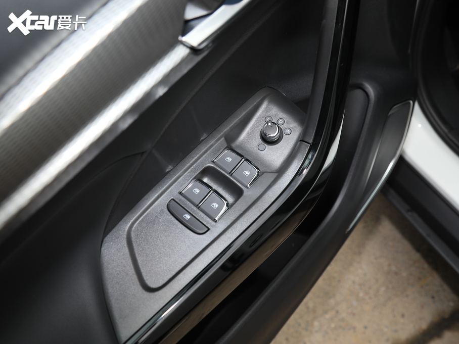 2020|L(fng)L(fng)AX7 1.6T Ԅ(dng)AIh (gu)VI