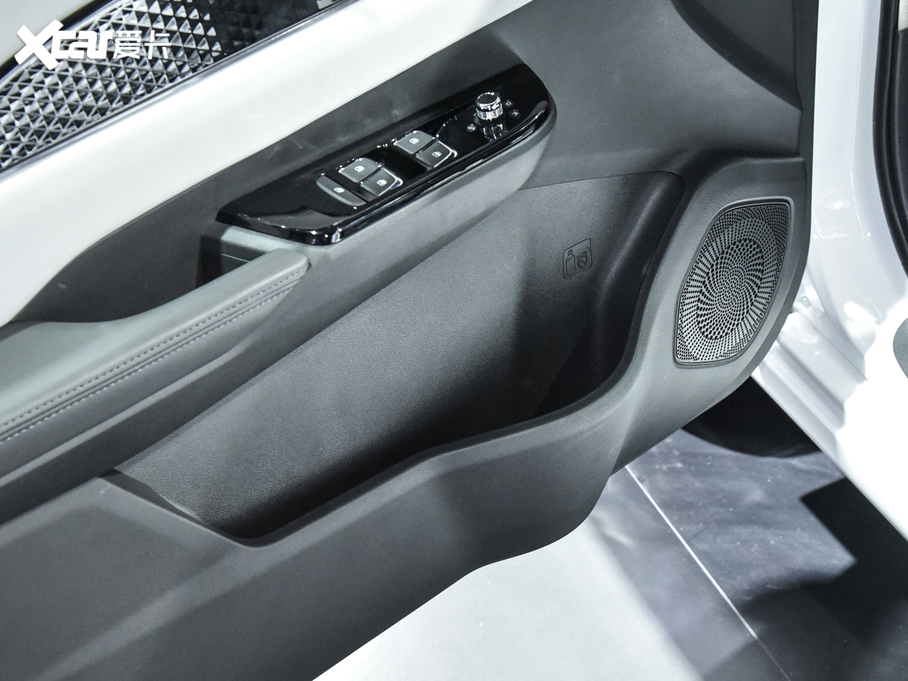 2020|L(fng)L(fng)E70 600 