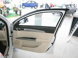 2009款1.6L 自动尊贵版 空间座椅