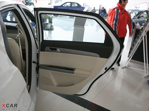 2009款1.6L 自动尊贵版 空间座椅